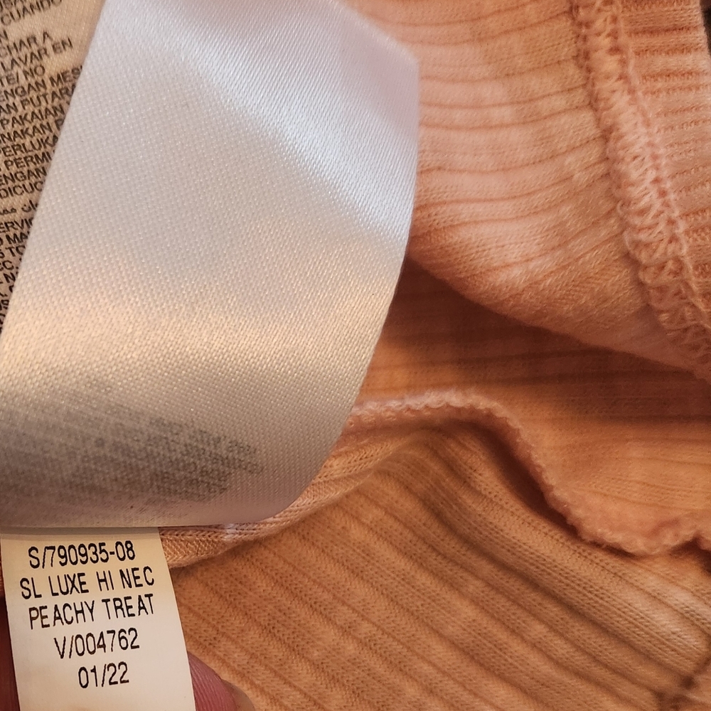 Old Navy Peach Ribbed Tank Top - Picture 6 of 8